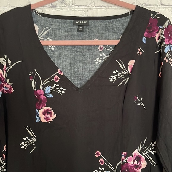 NWOT! Torrid Floral Dress - Picture 4 of 10